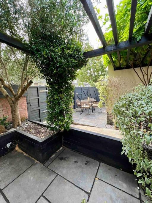 Private Garden Oasis In Central Bristol Exteriér fotografie